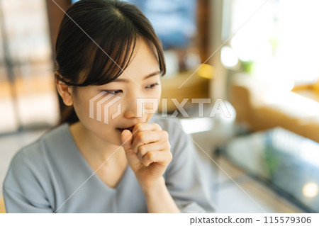 Female portrait 115579306