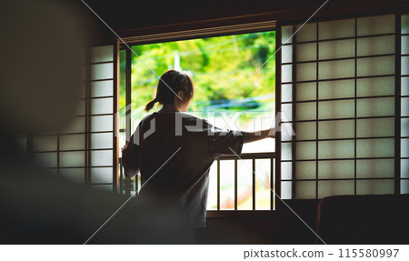 日式女性 115580997