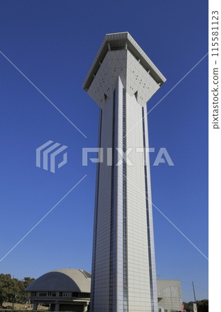 茨城縣行方市霞浦湖畔建造的高60m的彩虹塔，可眺望霞浦湖對面的筑波山。 115581123