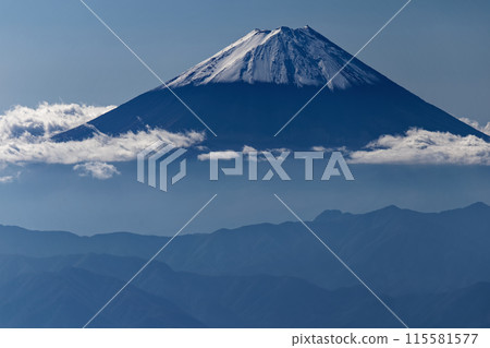 秋天從金峰嶺看到的富士山 115581577
