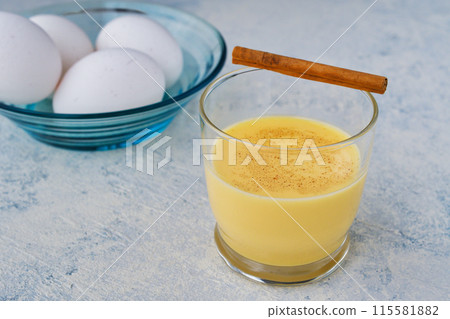 來自墨西哥和中南美洲的Romope Egg飲料 來自墨西哥和中南美洲的Romope Egg飲料 115581882