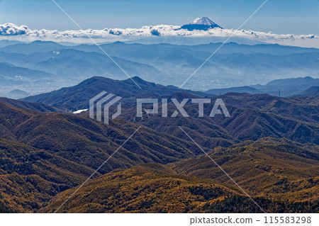 從奧道部金風山頂眺望富士山 115583298