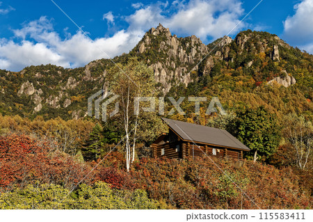Autumn foliage of Mt. Mizugaki seen from Mt. Mizugaki Natural Park 115583411