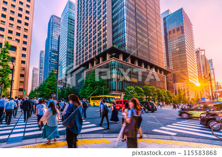 Tokyo cityscape in Japan, returning home, etc. View of the intersection in front of Otemachi Station from Otemachi. Marunouchi is in the background (June 14th) Tokyo cityscape in Japan, returning home, etc. View of the intersection in front of Otemachi Station from Otemachi. Marunouchi is in the background (June 14th) 115583868