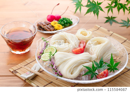 Summer flavor: Somen noodles 115584087