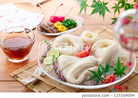 Summer flavor: Somen noodles 115584094
