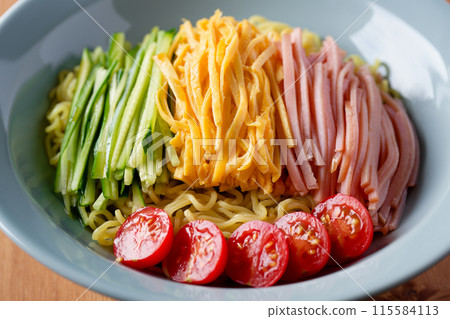 chilled Chinese noodles chilled Chinese noodles 115584113