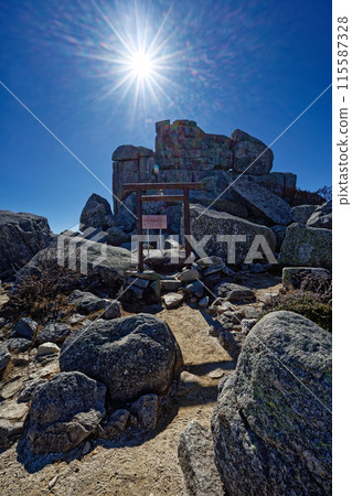 金浦山山頂五塊石頭 金浦山山頂五塊石頭 115587328