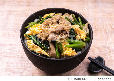 Spinach and pork stir-fried with oyster sauce Spinach and pork stir-fried with oyster sauce 115588567