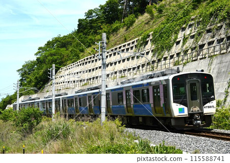 仙石東北線上的 HB-E210 系列 搭乘仙石線前往石卷方向 115588741