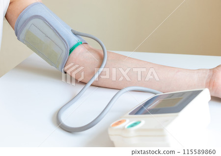 Measurement of blood pressure 115589860