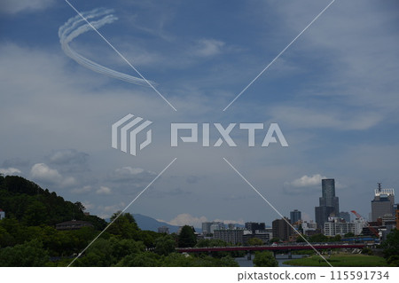 仙台上空的「藍色脈衝」展覽飛行 115591734