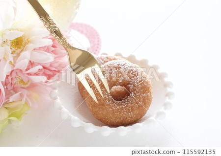 Mini sugar donuts 115592135