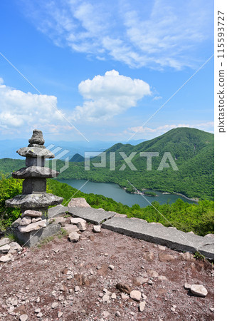 View from the summit of Mount Akagi and Mount Jizo in early summer 115593727