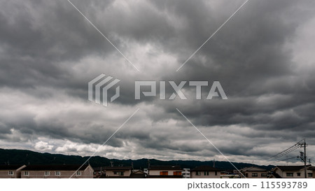 雨前的天空 115593789