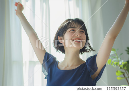 晨光與健康的女人 115593857