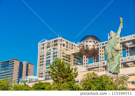 （東京）台場海濱公園自由女神像與富士電視台總部大樓 115594551