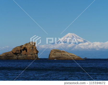 松崎町的牛魁岩 115594672