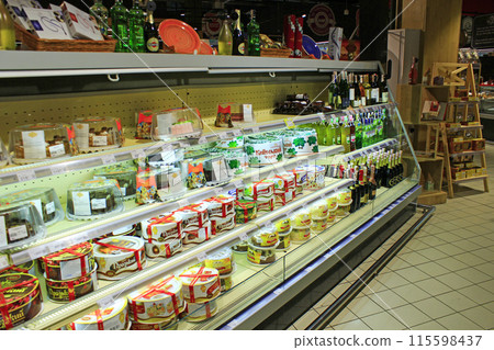 cakes on the shelves of supermarket. Shop for sweet tooth cakes on the shelves of supermarket. Shop for sweet tooth 115598437