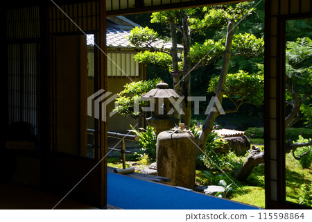 Former Mitsui Family Shimogamo Villa: View of the garden from the main house, Sakyo Ward, Kyoto City Former Mitsui Family Shimogamo Villa: View of the garden from the main house, Sakyo Ward, Kyoto City 115598864