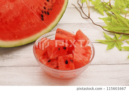 Cut watermelon 115601667