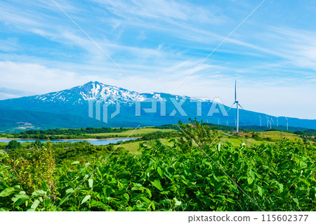 仁賀保高原(眺望鳥海山) 仁賀保高原(眺望鳥海山) 115602377