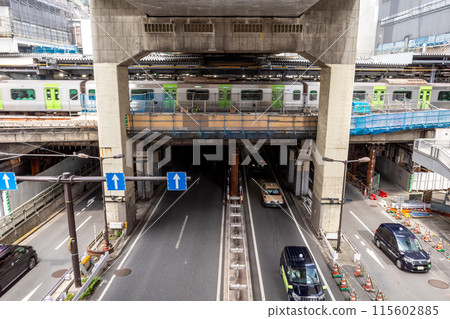 從首都高速西口底部換乘正在興建中的東京澀谷站 2024.06 從首都高速西口底部換乘正在興建中的東京澀谷站 2024.06 115602885
