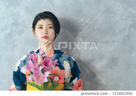 穿著浴衣的女人的肖像 穿著浴衣的女人的肖像 115602892