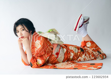 穿著和服的女性肖像、成年儀式、服裝 115602934