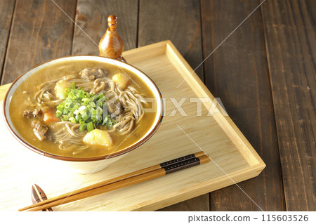 熱咖哩蕎麥麵,配上大量多功能蔥 熱咖哩蕎麥麵,配上大量多功能蔥 115603526