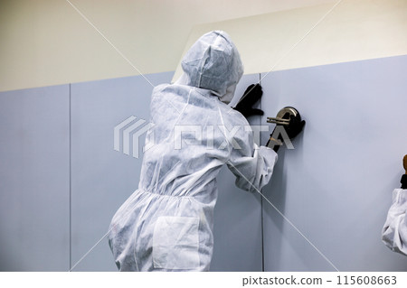 室內施工不銹鋼板黏貼 115608663