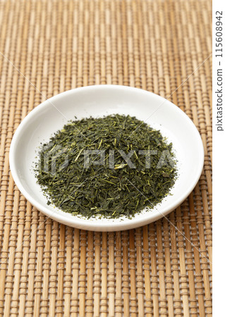 Green tea leaves 115608942