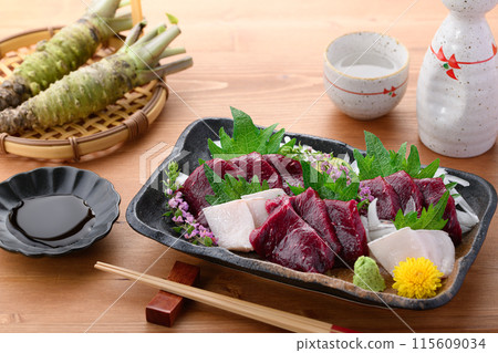 小鬚鯨紅肉真皮生魚片(未冷凍)鄉土料理,和歌山縣太地町 小鬚鯨紅肉真皮生魚片(未冷凍)鄉土料理,和歌山縣太地町 115609034