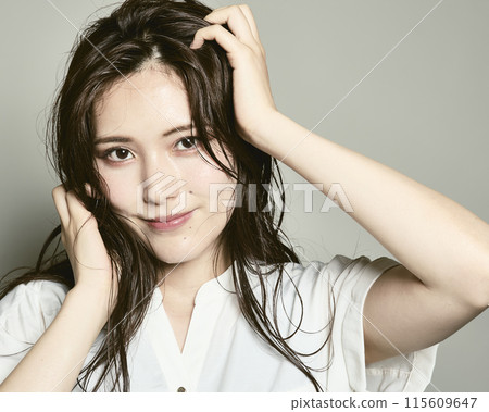White background young lady 115609647