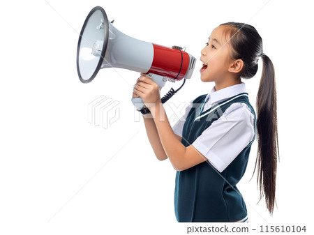 高中女生歡呼與擴音器 115610104