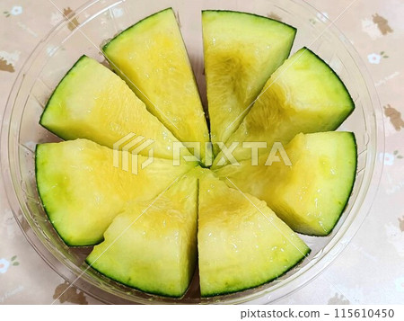 Flower-cut Andean melon Flower-cut Andean melon 115610450