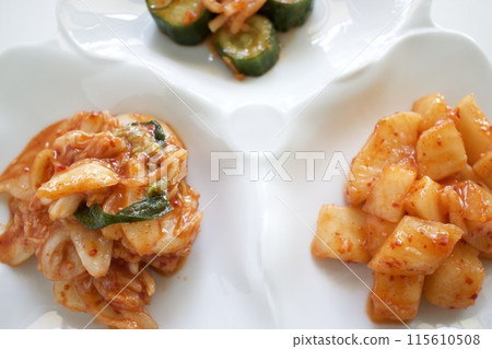 Three kinds of kimchi 115610508