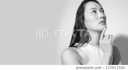 擔心和沮喪的女性形象單色 115611502