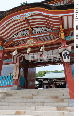The tower gate and worship hall of Hofu Tenmangu Shrine The tower gate and worship hall of Hofu Tenmangu Shrine 115613109