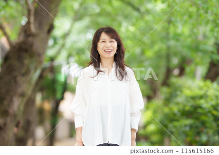 女性肖像清新綠色 女性肖像清新綠色 115615166