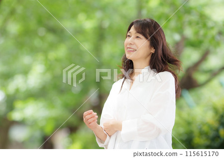 Woman portrait fresh green Woman portrait fresh green 115615170