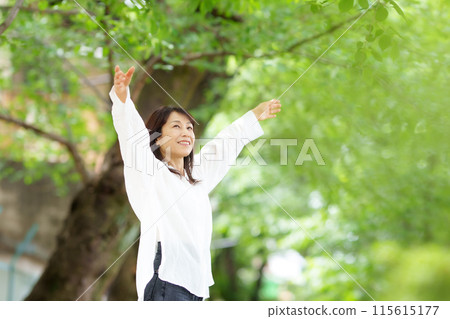 女性肖像清新綠色 女性肖像清新綠色 115615177