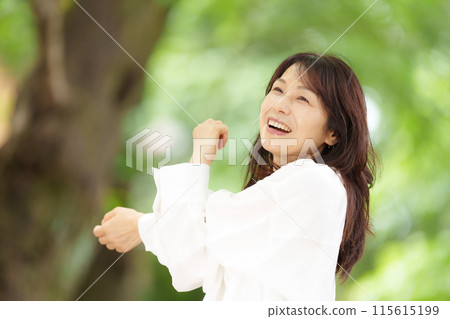 Woman portrait fresh green Woman portrait fresh green 115615199