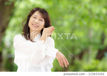 女性肖像清新綠色 115615202