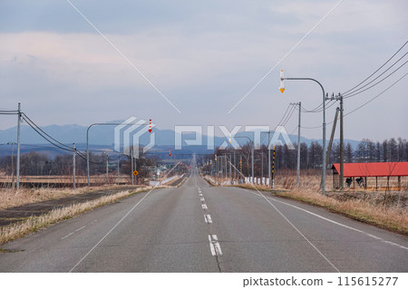 筆直的道路（北海道志幌町） 115615277
