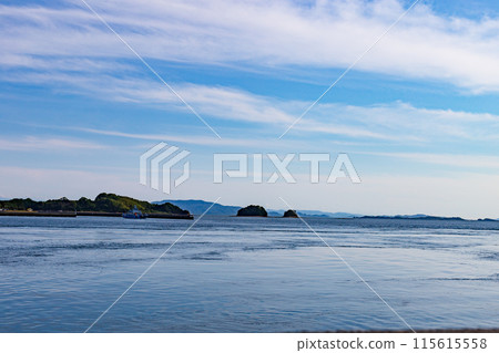 黑島、中野小島、波多野小島由岡山縣瀨戶內市牛窗的黑島維納斯路連接。 115615558