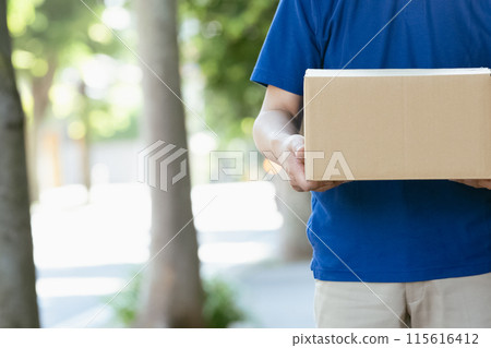 送貨員男性與行李 送貨員男性與行李 115616412