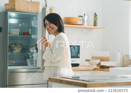 fridge, kitchen, kitchens 115616575