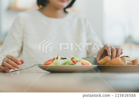 早餐 女生 女孩 115616588