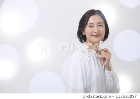 Beauty middle women Beauty middle women 115616857